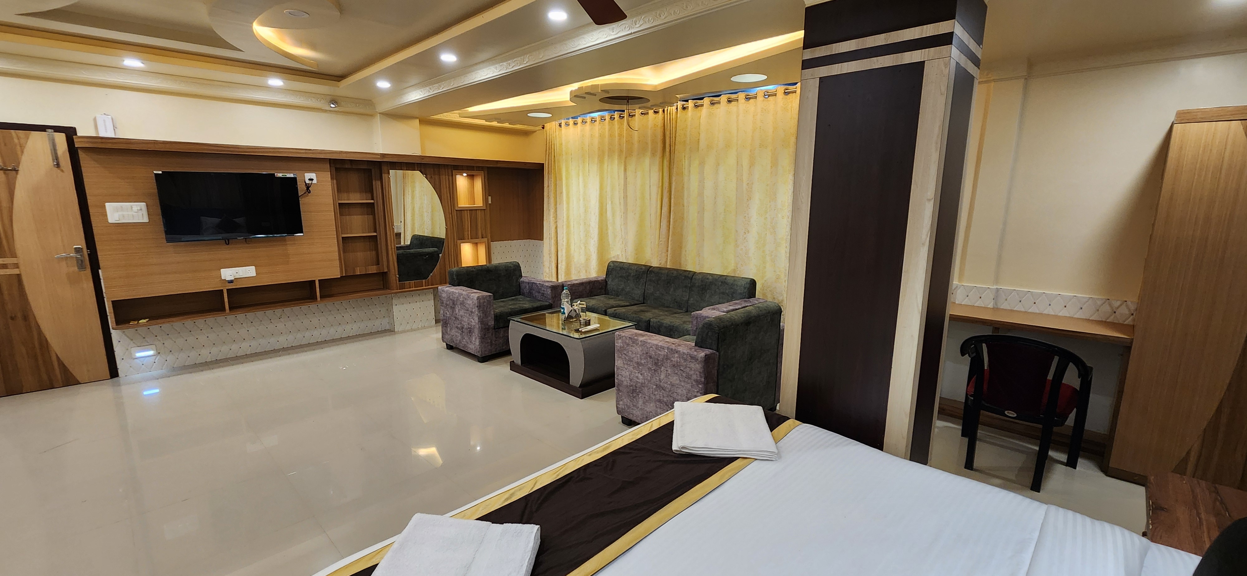 Hotel Kalpataru Grand - Tap to explore photos