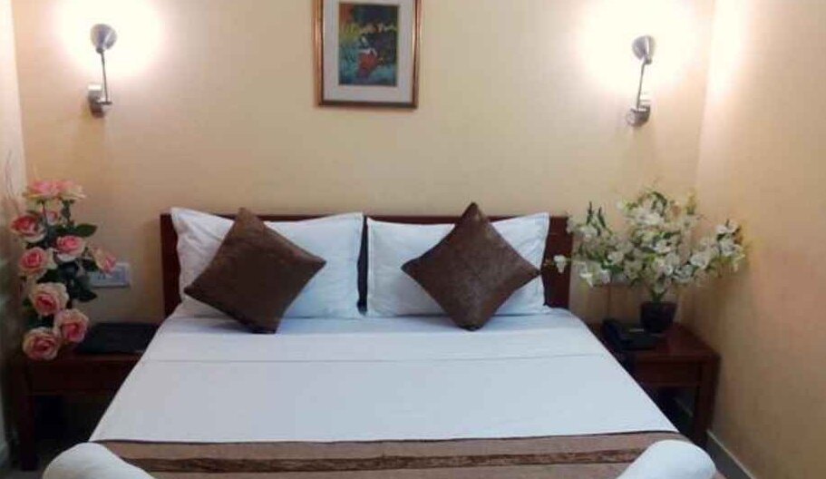 Hotel Pahal - Tap to explore photos