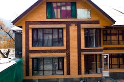 Hotel Crown Pine, Pahalgam