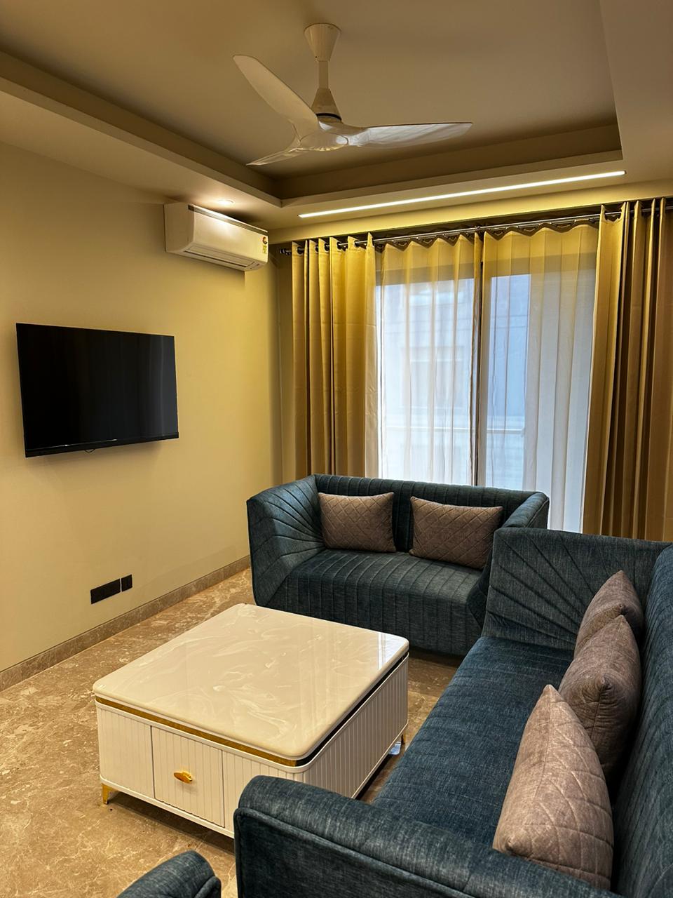 3bhk luxury apartment near cyber Hub Gurugram - Tap to explore photos