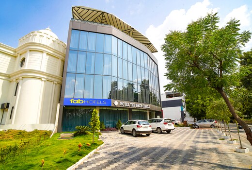 FabHotel Prime The Grey Circle
