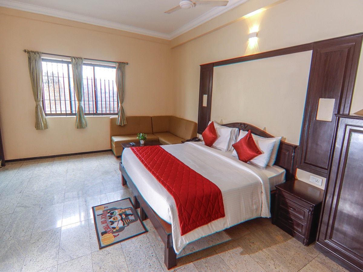 Hotel Vinayaga Excellenciy - Tap to explore photos
