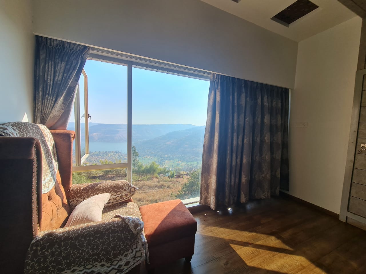 Serene Villa Infinity Edge Pool Villa | Panchgani Valley Views 3