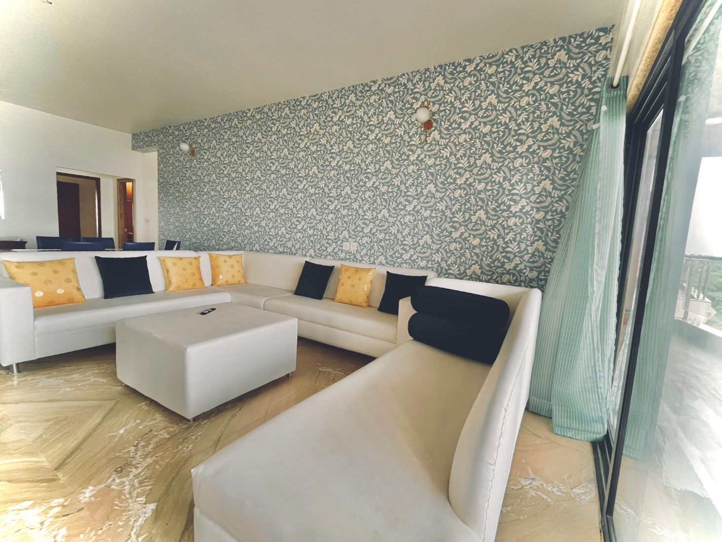 Serene 2bhk sea facing apartment in Dona Paula - Tap to explore photos