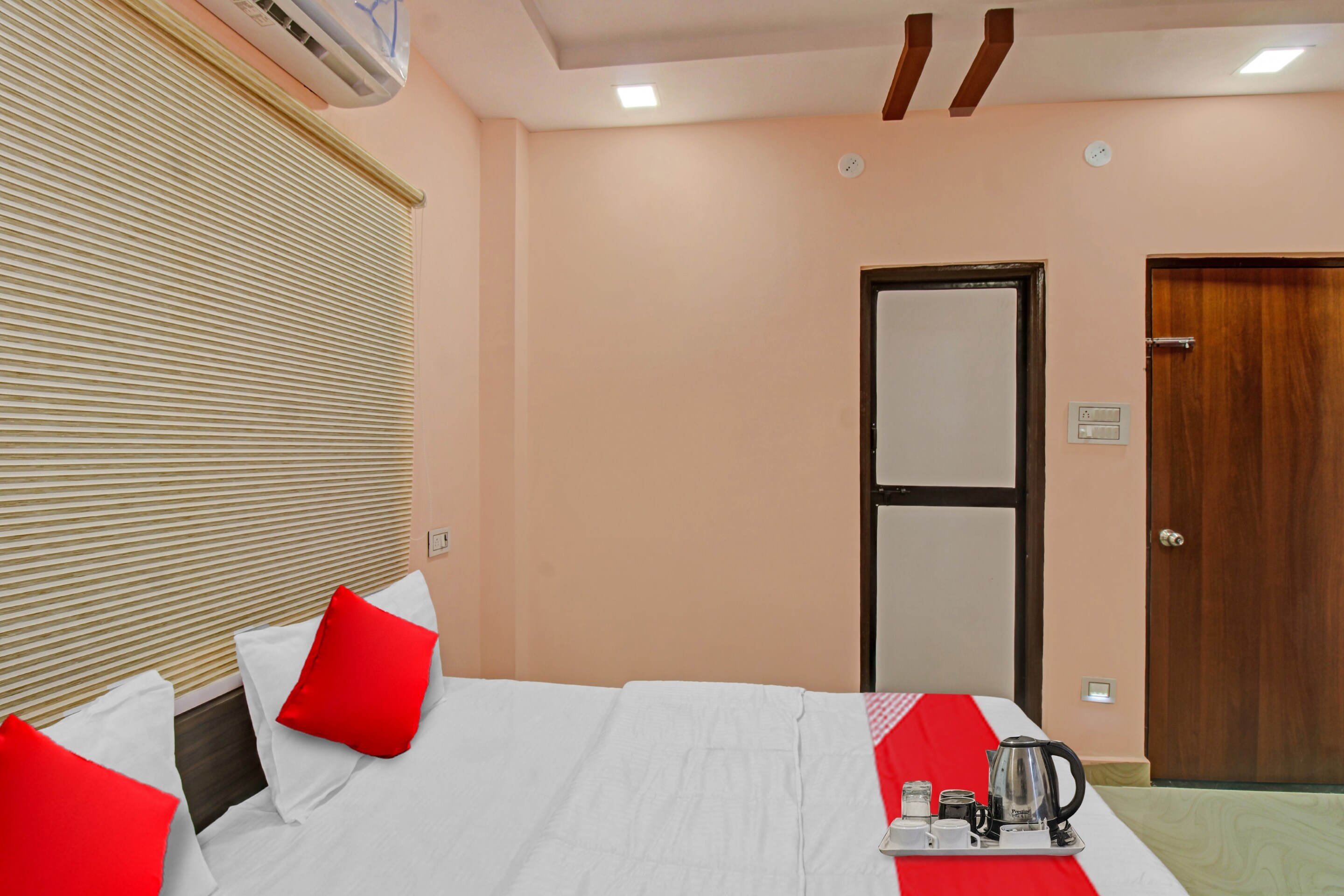 Hotel O Raj Hotel - Tap to explore photos