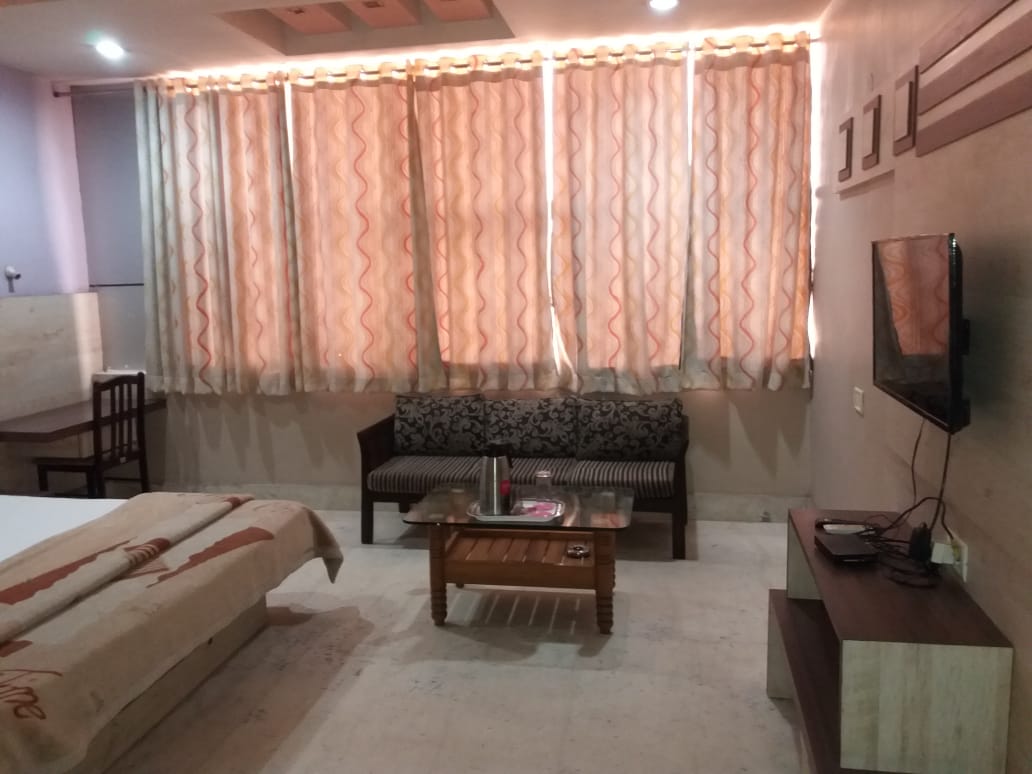 HOTEL YUVRAJ REGENCY - Tap to explore photos