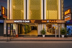 Hotel Oak Plaza Near Connaught Place & NDLS Station, Delhi