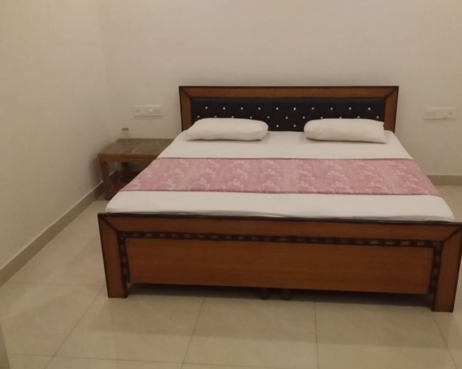 Hotel Gokul Residency - Tap to explore photos