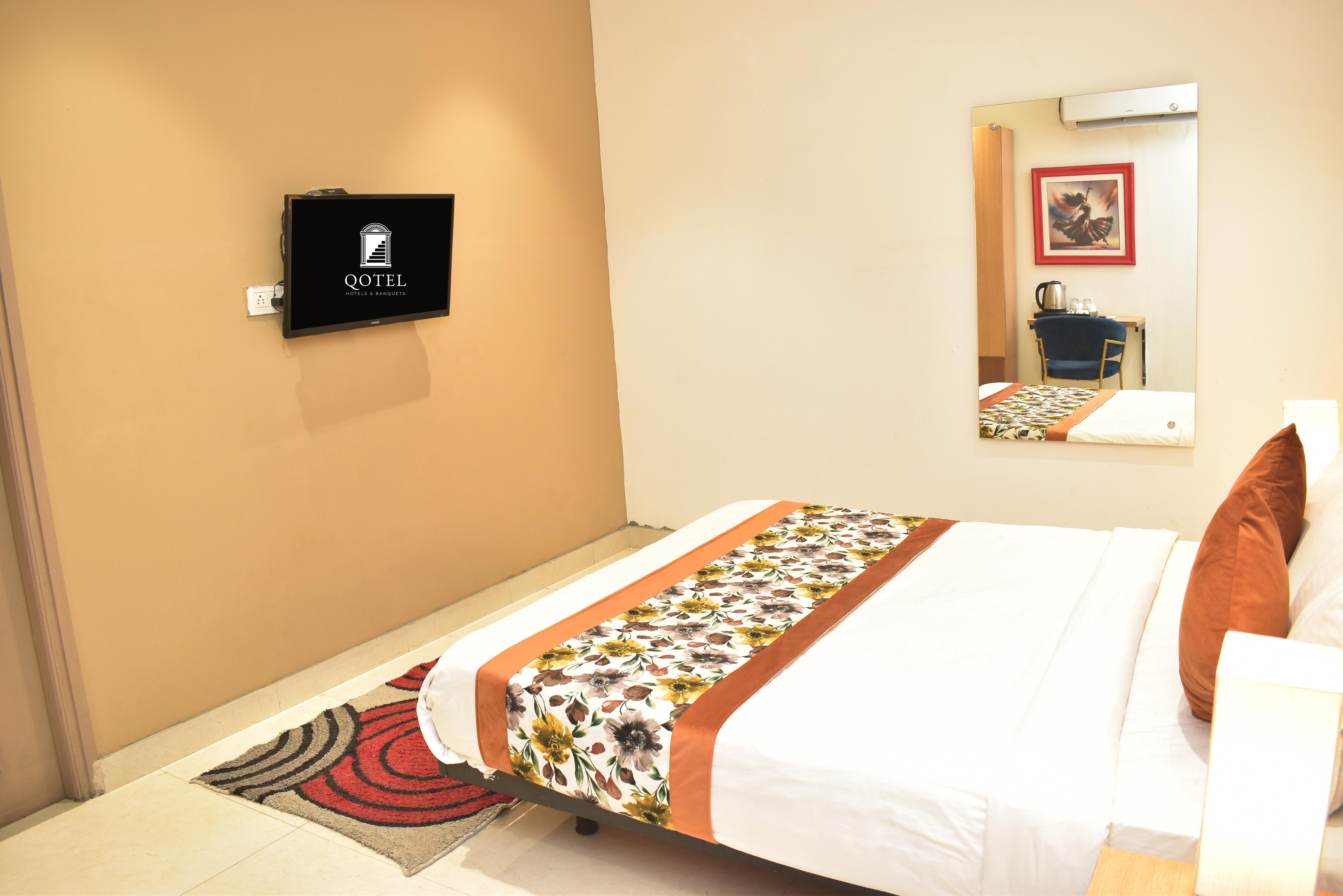 Qotel Chattarpur - Tap to explore photos