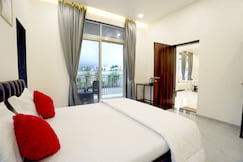 The Grand Vista Private 4 Bedroom Pool Villa, Lonavala
