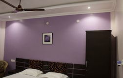 Semi Deluxe Room