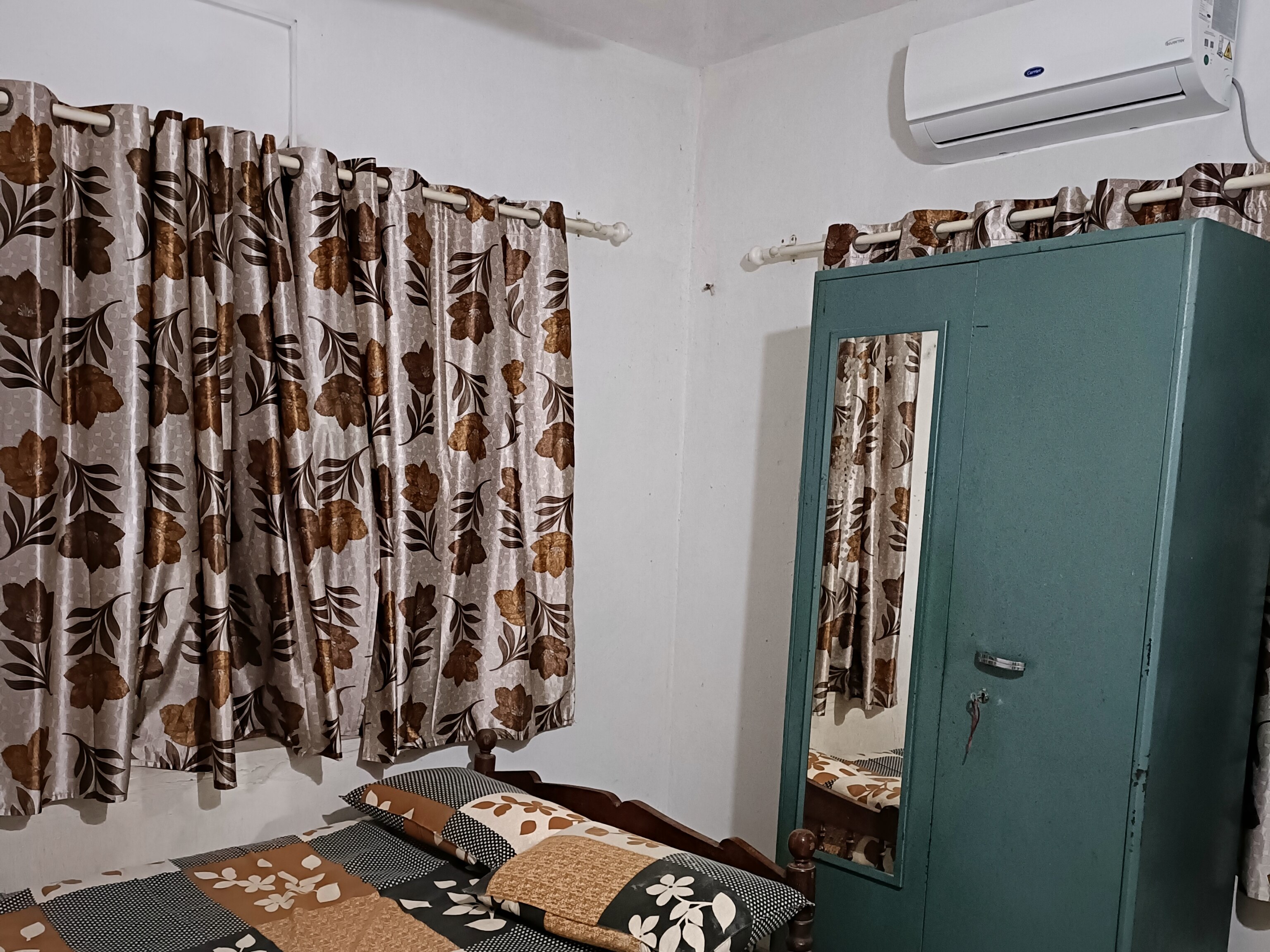 Robomiracle Home Stay - Tap to explore photos