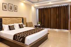 The Royal Crown, Raibareilly
