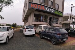 HOTEL G17 AND RESTAURANT, Sendhwa