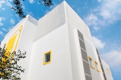 Bloomrooms @ Link Road, Delhi