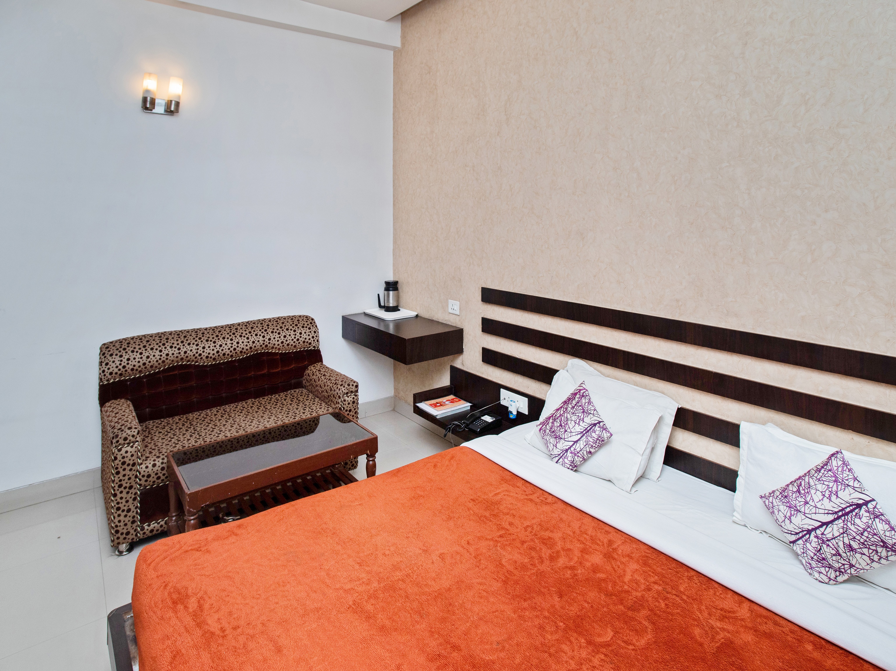 Hotel Aarya Inn - Tap to explore photos