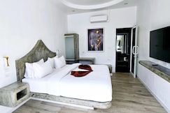 STARLAND Luxury Pool Villa Pattaya Walking Street 8 Bedrooms, Pattaya