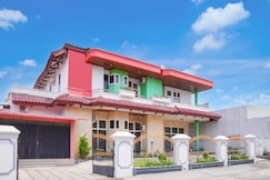 Collection O near Universitas Negeri Padang formerly Hotel Amra, Padang