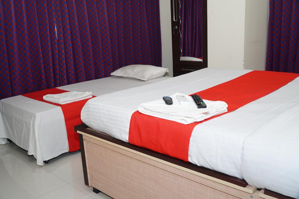 Hotel Vishwa - Tap to explore photos