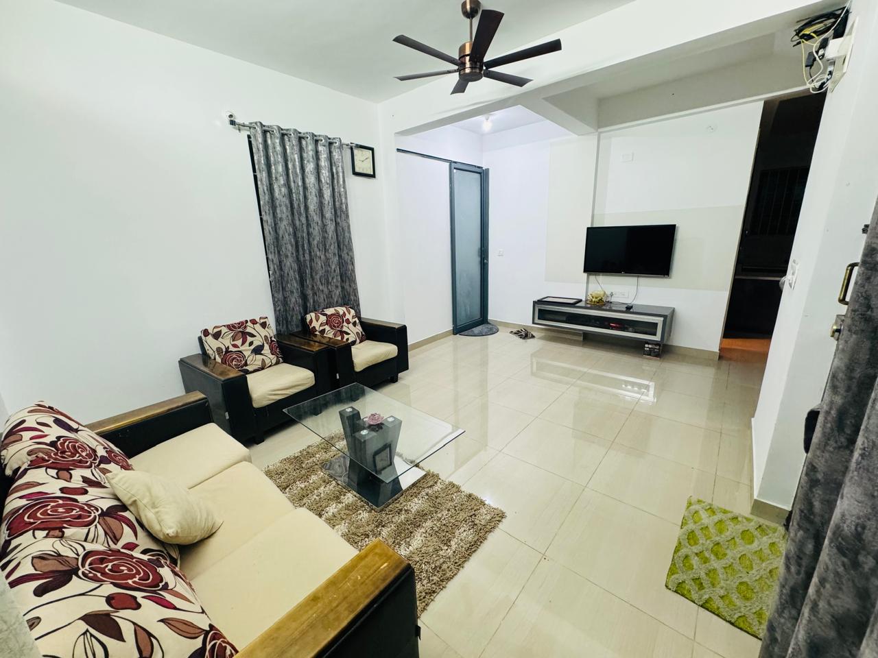 Falcon stay-3 ROOM IN A VILLA - Tap to explore photos