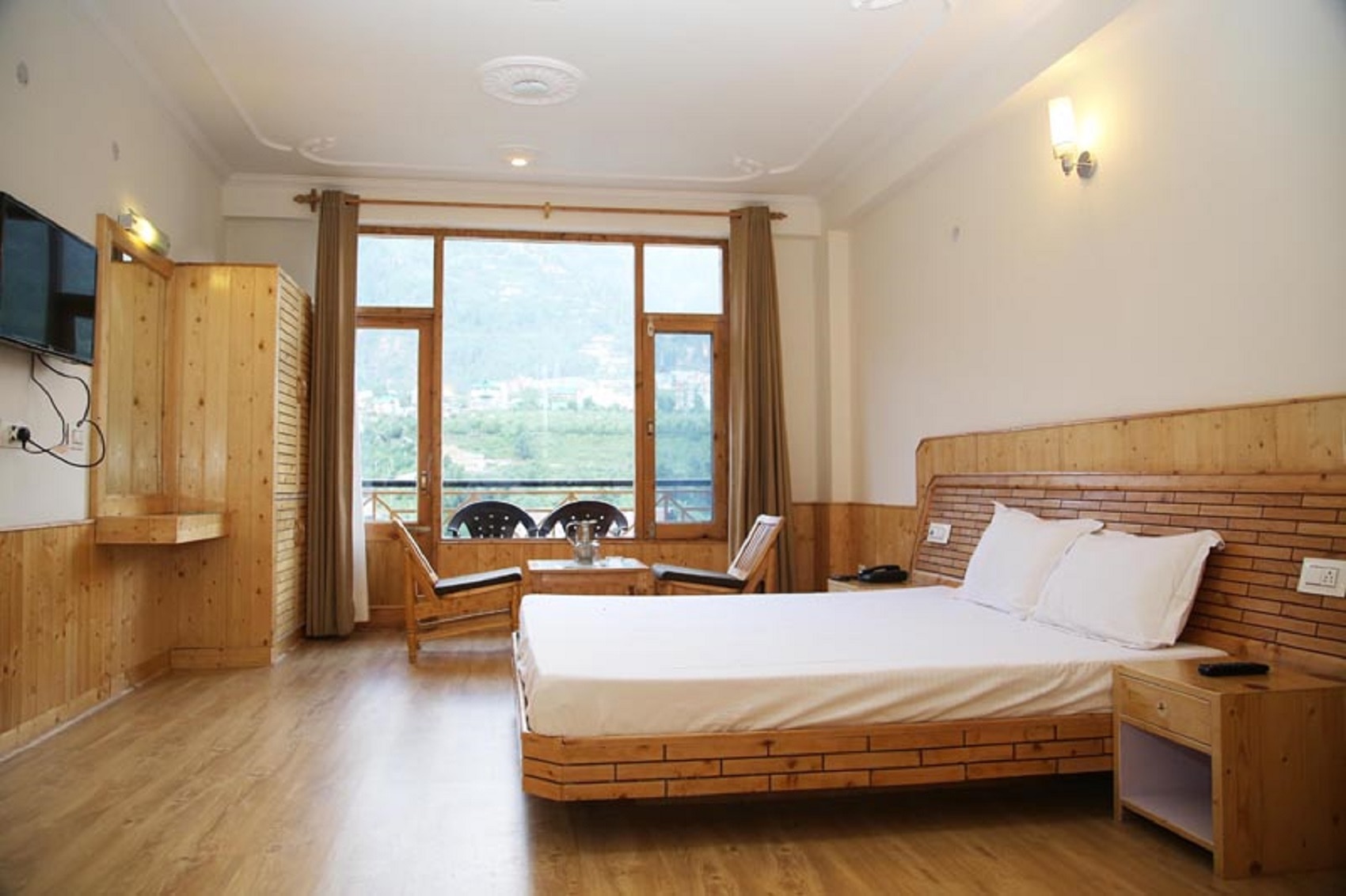 Summer Villa Guest House - Tap to explore photos