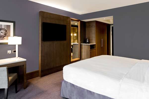 Radisson Blu Hotel Manchester, Airport - Tap to explore photos