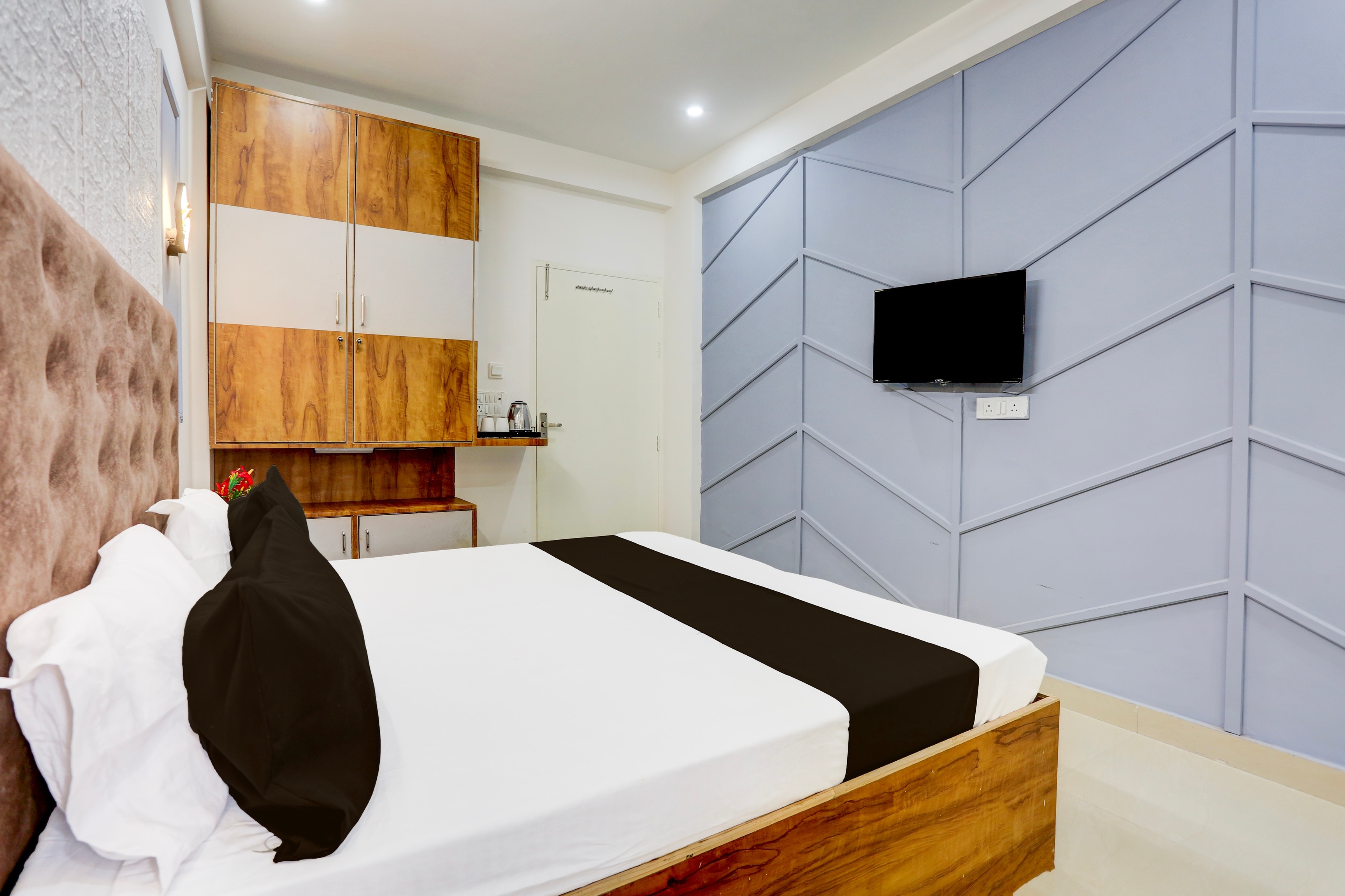 Hotel O Shyam Homes - Tap to explore photos