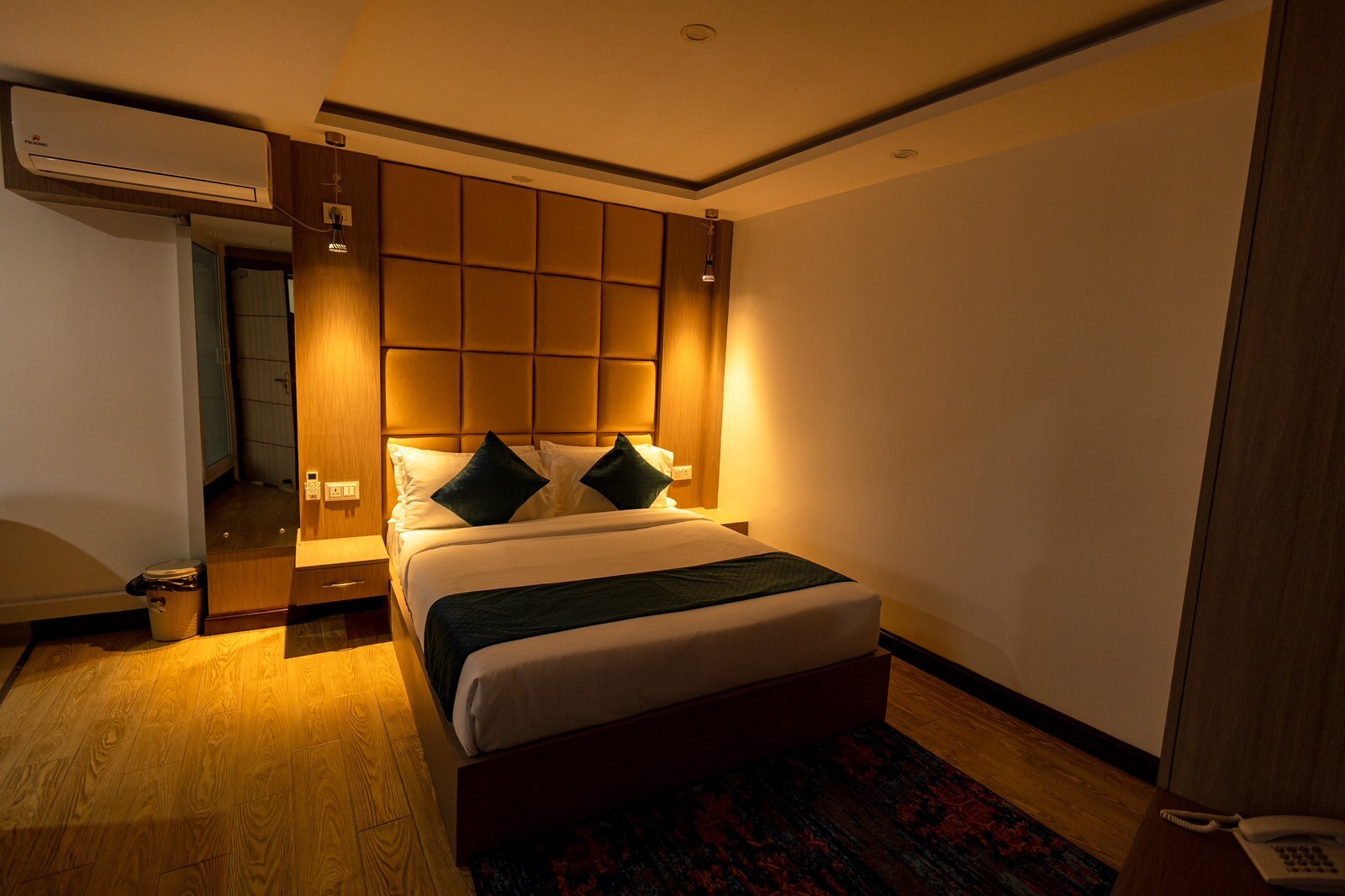 SRK Service Apartment And Hotel - Tap to explore photos