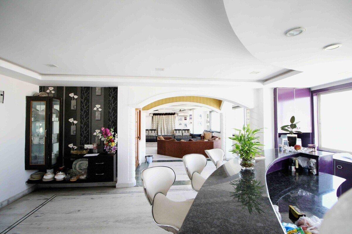 3 BHK 3000 sft fully furnished flat in Basheerbagh - Tap to explore photos