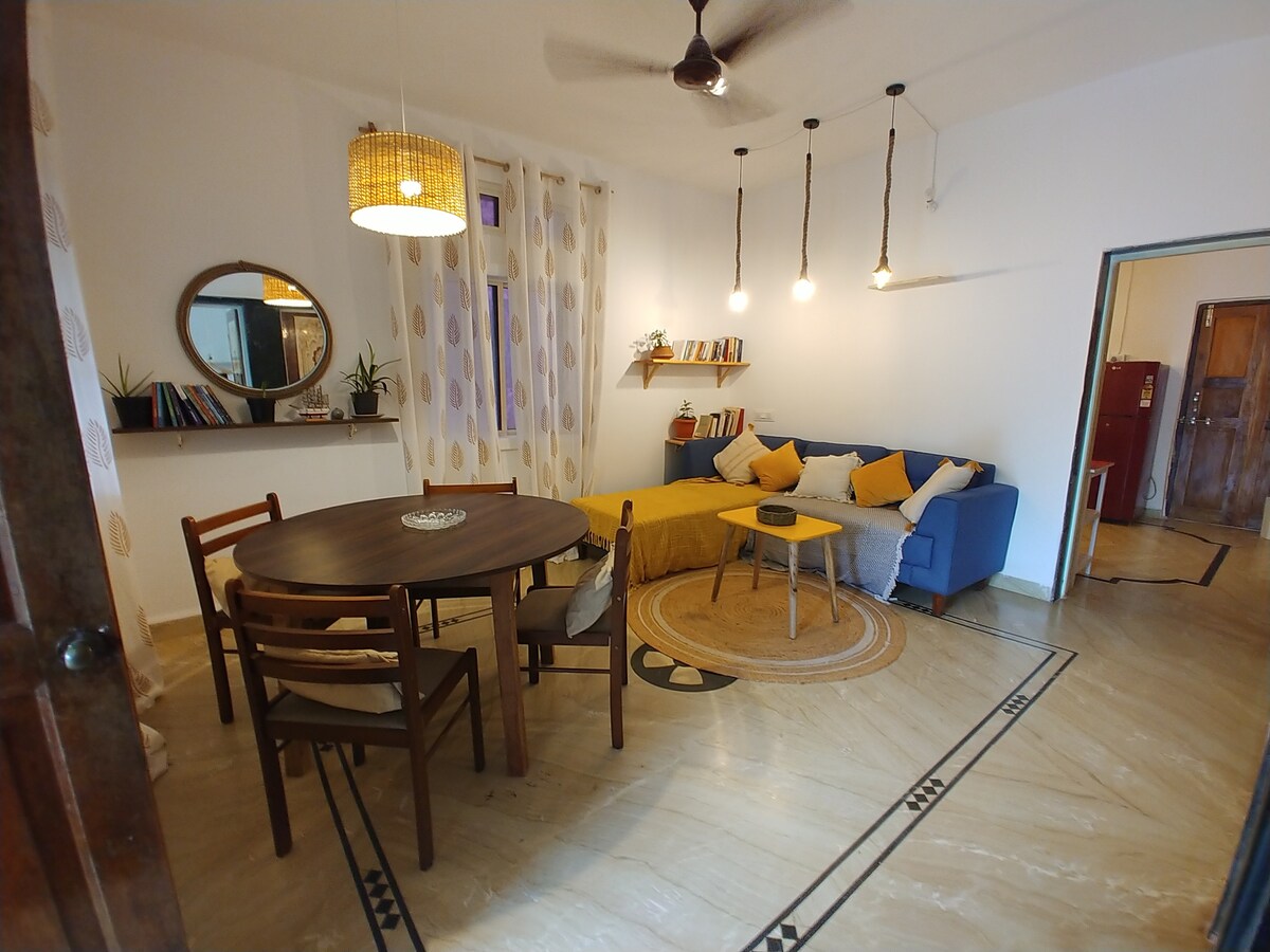 Lorenzos THE CHILL OUT House with fast internet - Tap to explore photos