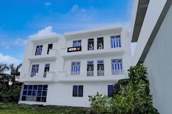 SPOT ON PRIYANSHU RESIDENCY & PARI INN GUEST HOUSE & STAY HOME, Jaunpur