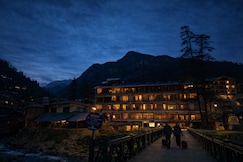 Satkar Residency - Riverside Old Manali, Manali