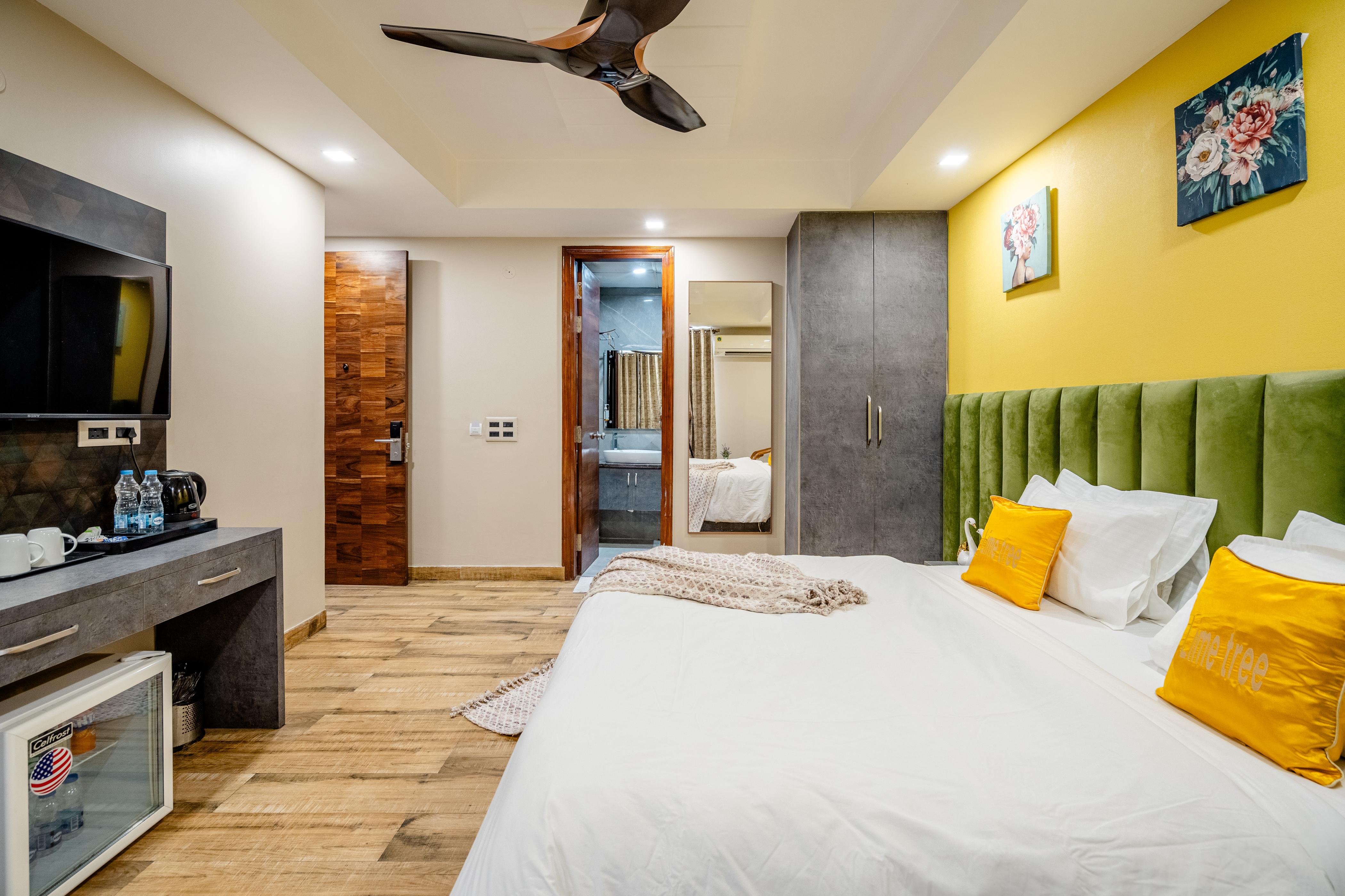 Lime Tree Hotel near Medanta - Tap to explore photos