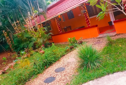 Paradise Vana Vilasa Home Stay with Swimming Pool