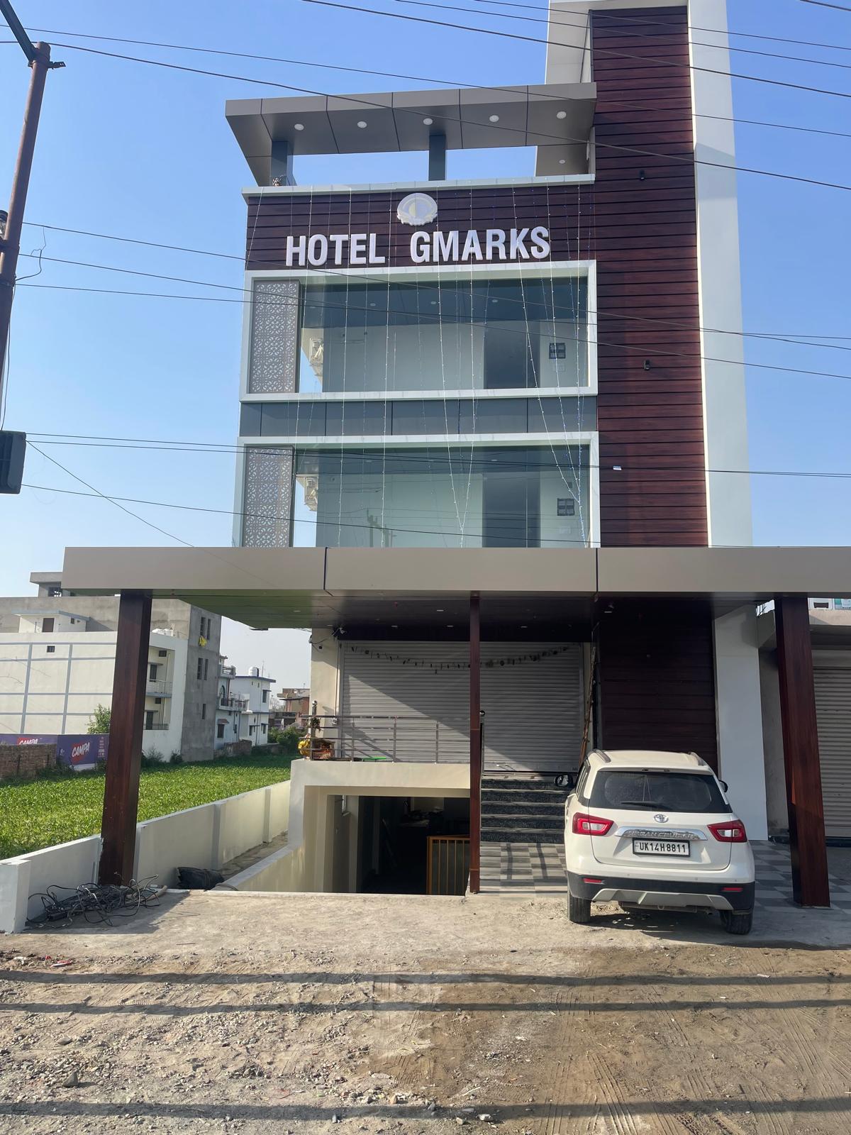 Hotel Gmarks - Tap to explore photos