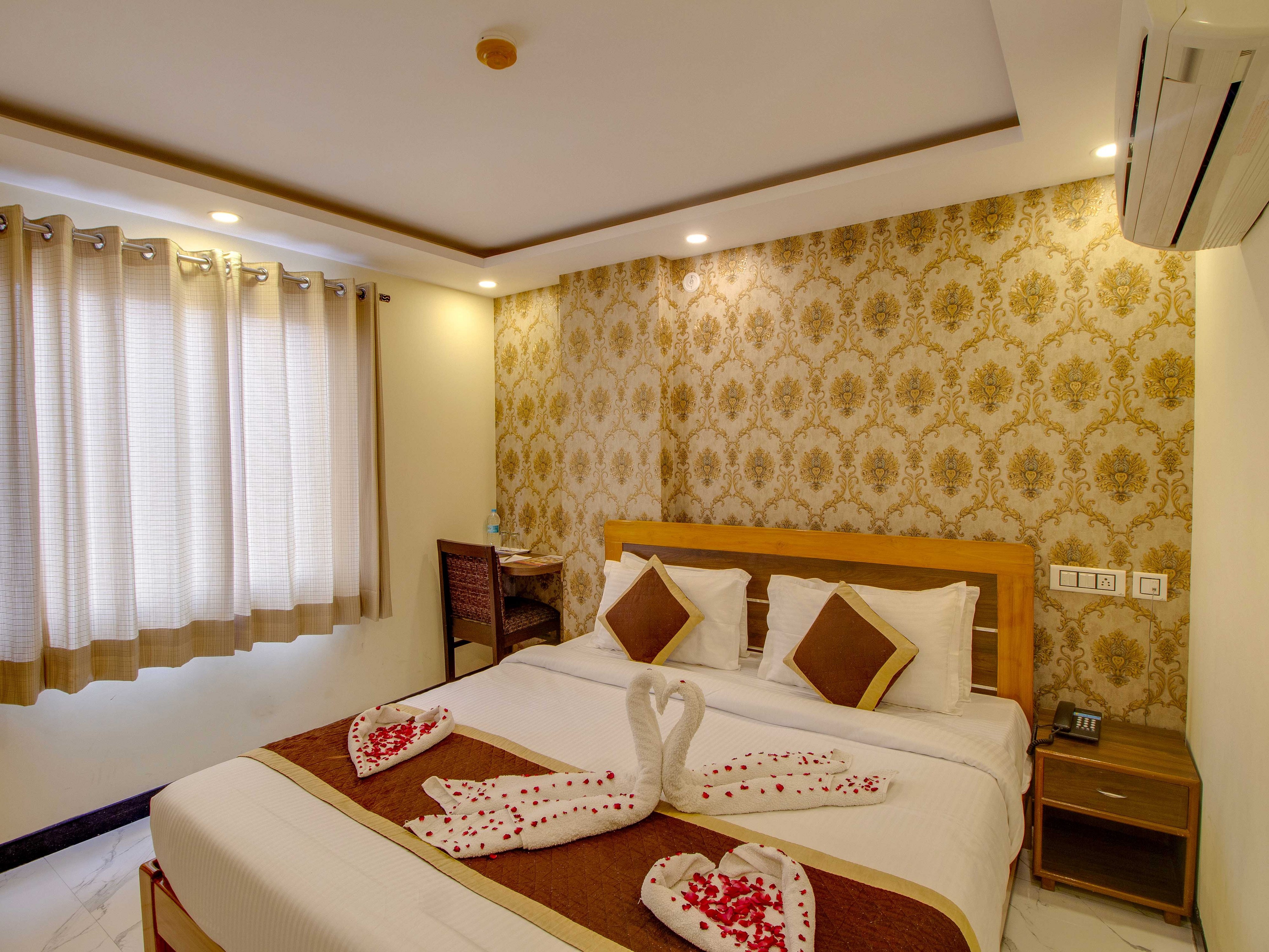 Jasoda Heritage Hotel by Keshav Global - Tap to explore photos