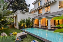 Stylish Villa w huge pvt Garden 4 bedr Balcony, Goa