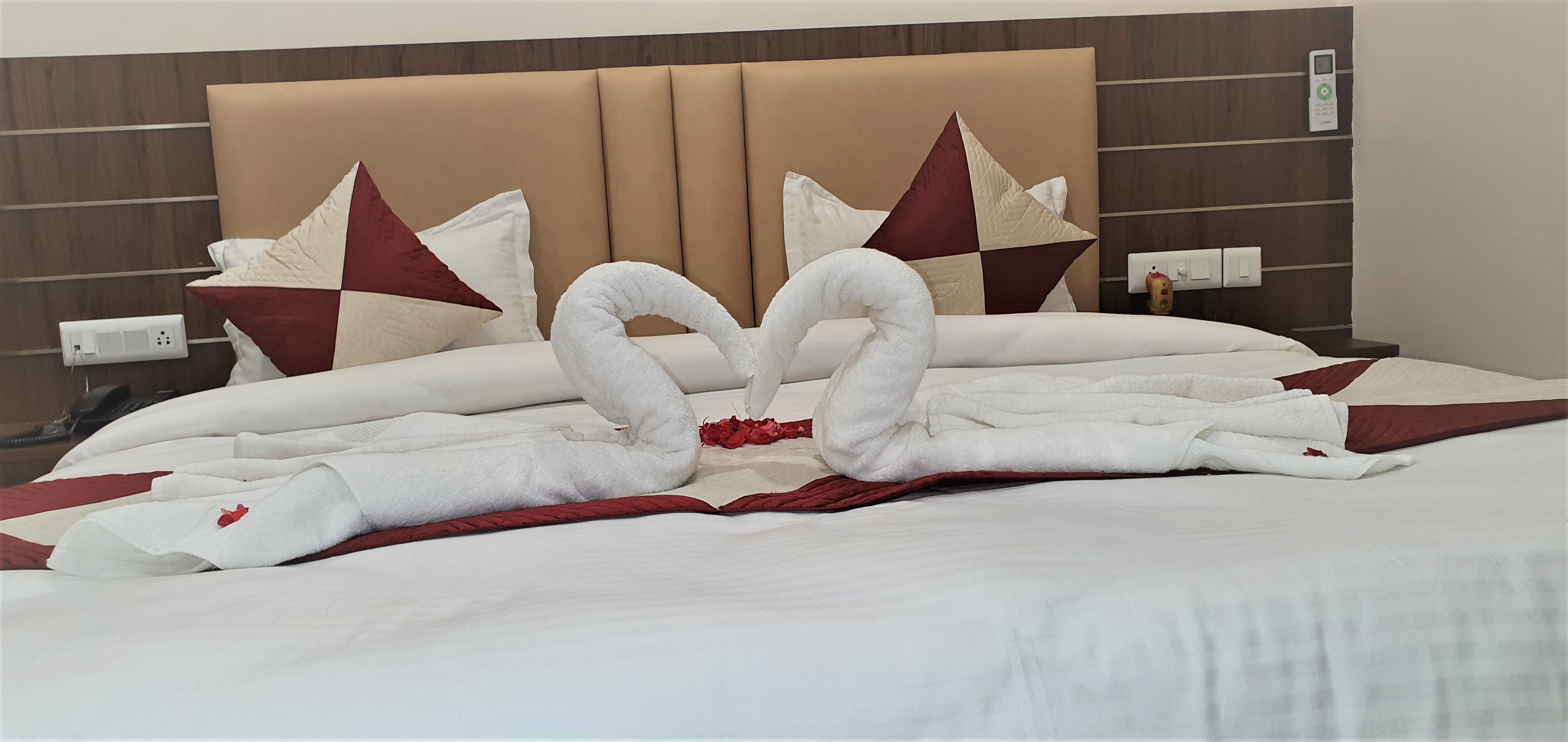 HOTEL MK GRAND, ISHWAR TOWER, GODOWLIA - Tap to explore photos