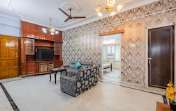 Superior Room 1 King Bed