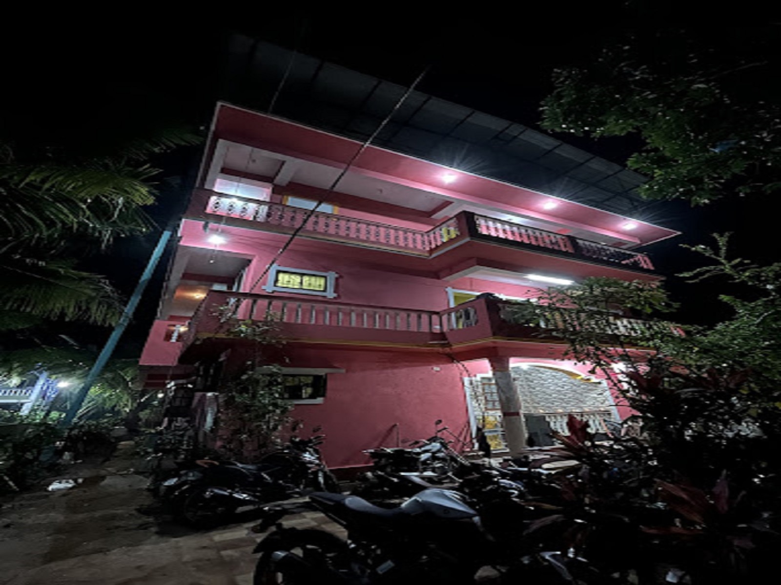 Reshmi Residency - Tap to explore photos