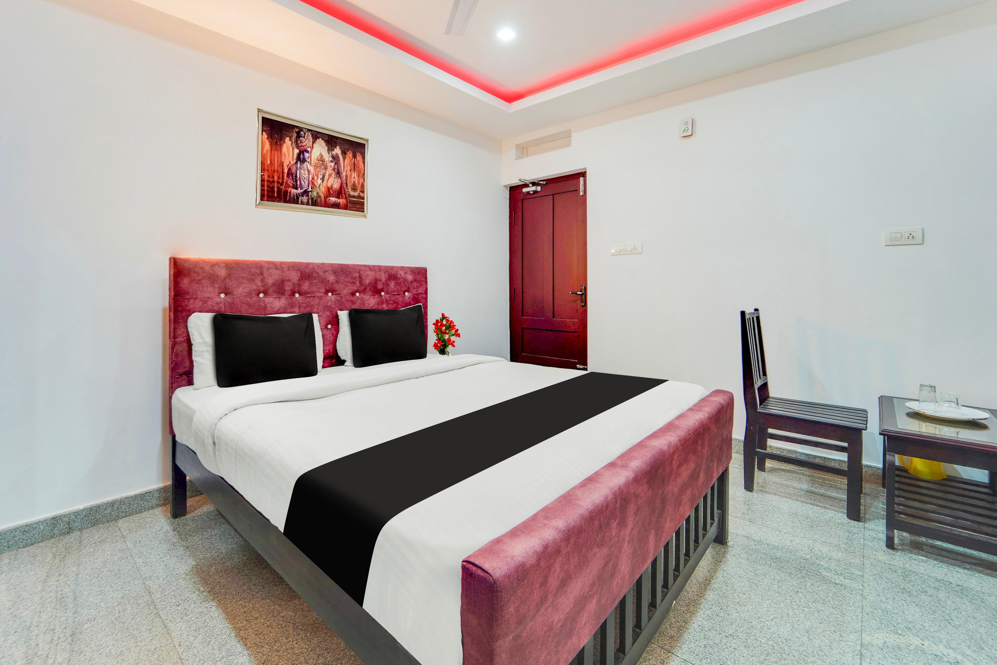 Super Hotel O Aluva Town - Tap to explore photos