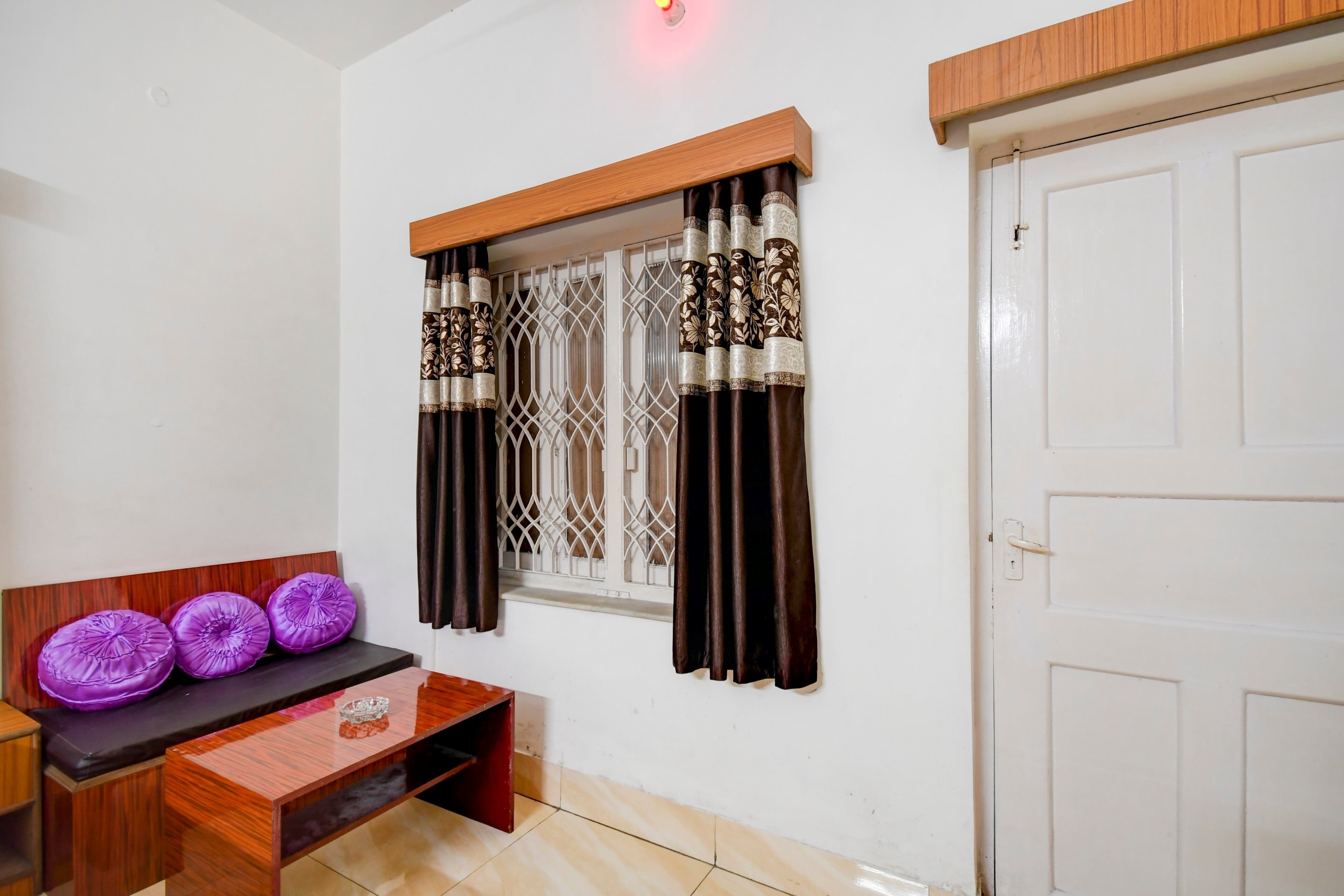 Hotel O Blue Star Guest House Near City Centre Salt Lake - Tap to explore photos