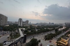 Urban Noir by Soyone   Cozy   Self Check In, Greater Noida