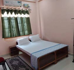 Standard AC with Non-Attached Washroom