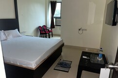 Hotel Mahadev Palace, Rusera