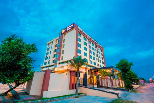 Clarion Inn