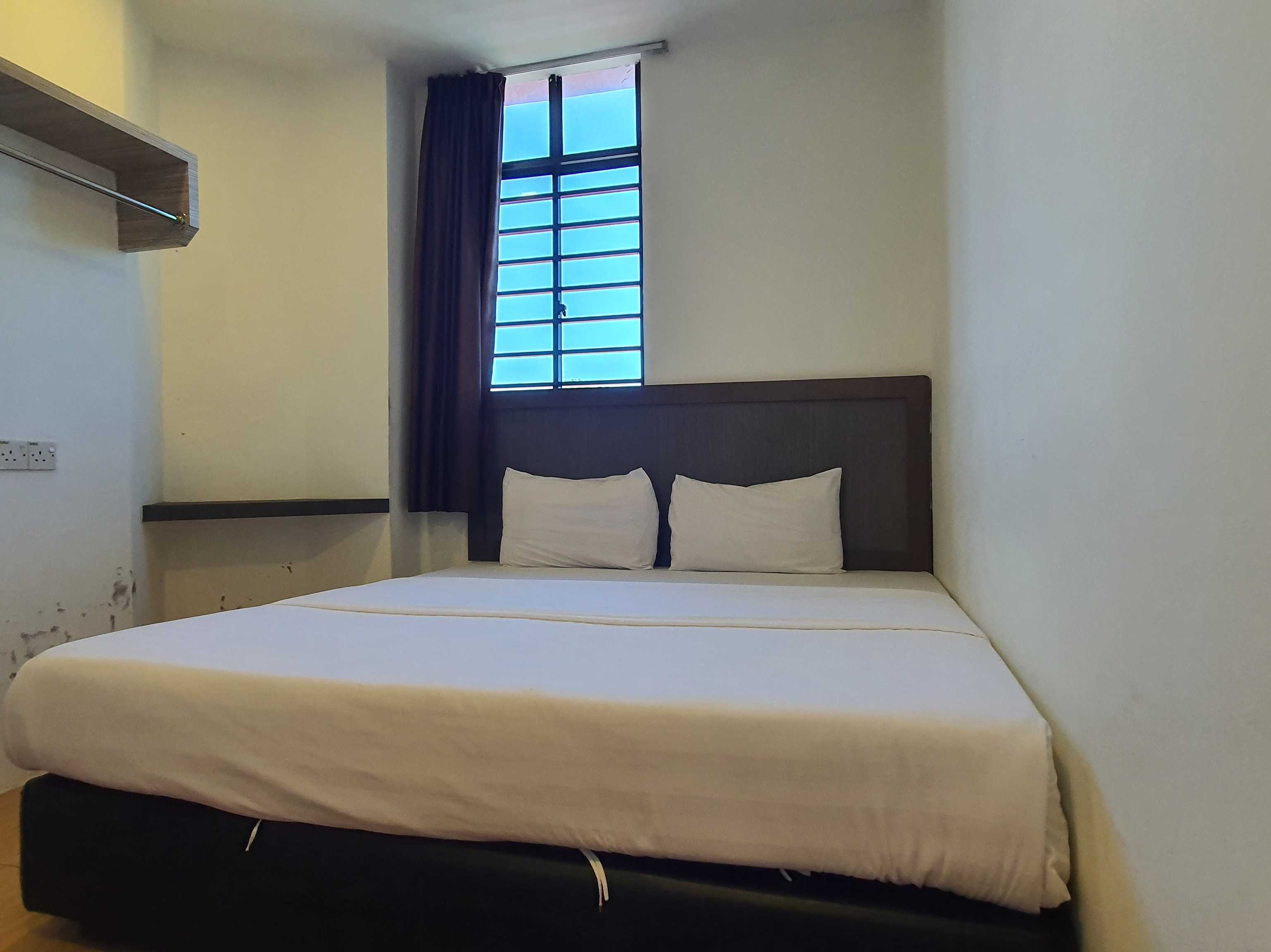 OYO 91053 Signature Inn Miri - Tap to explore photos