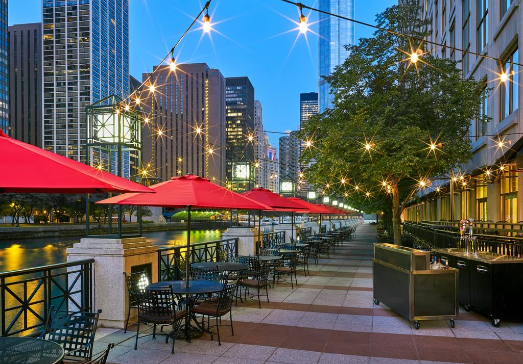 Sheraton Grand Chicago - Tap to explore photos