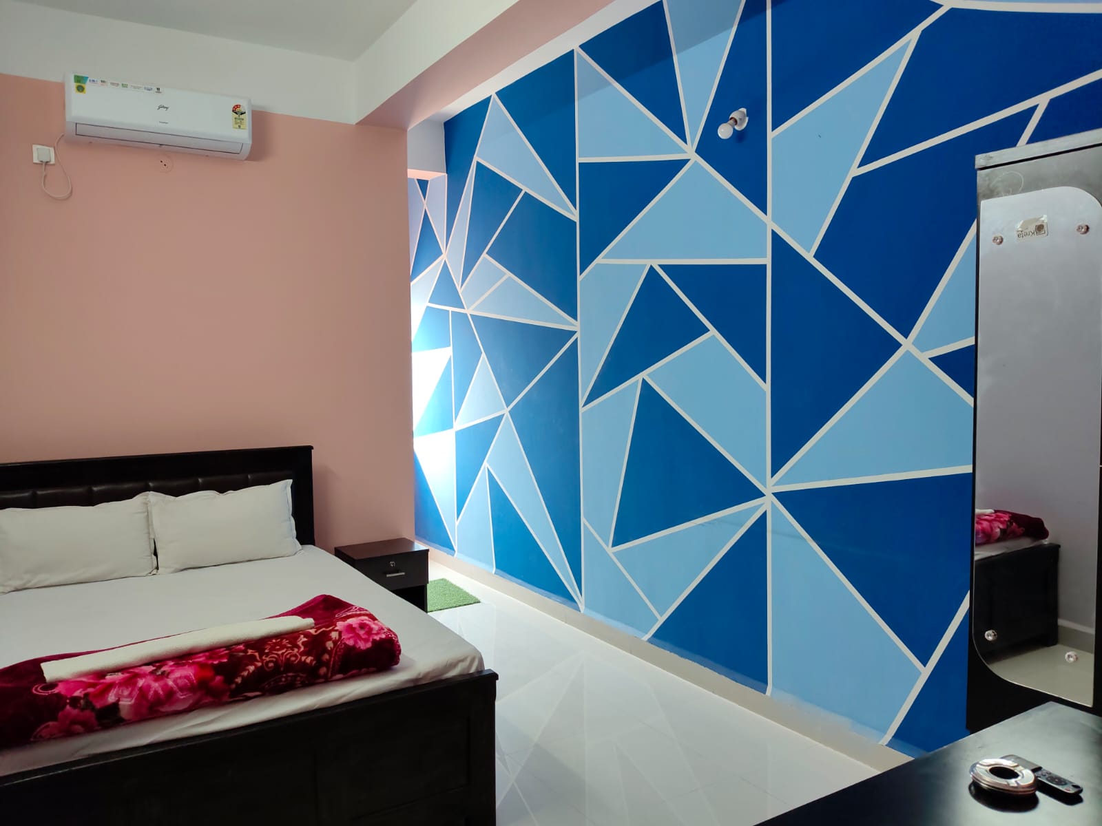 Hotel KingKhap - Tap to explore photos