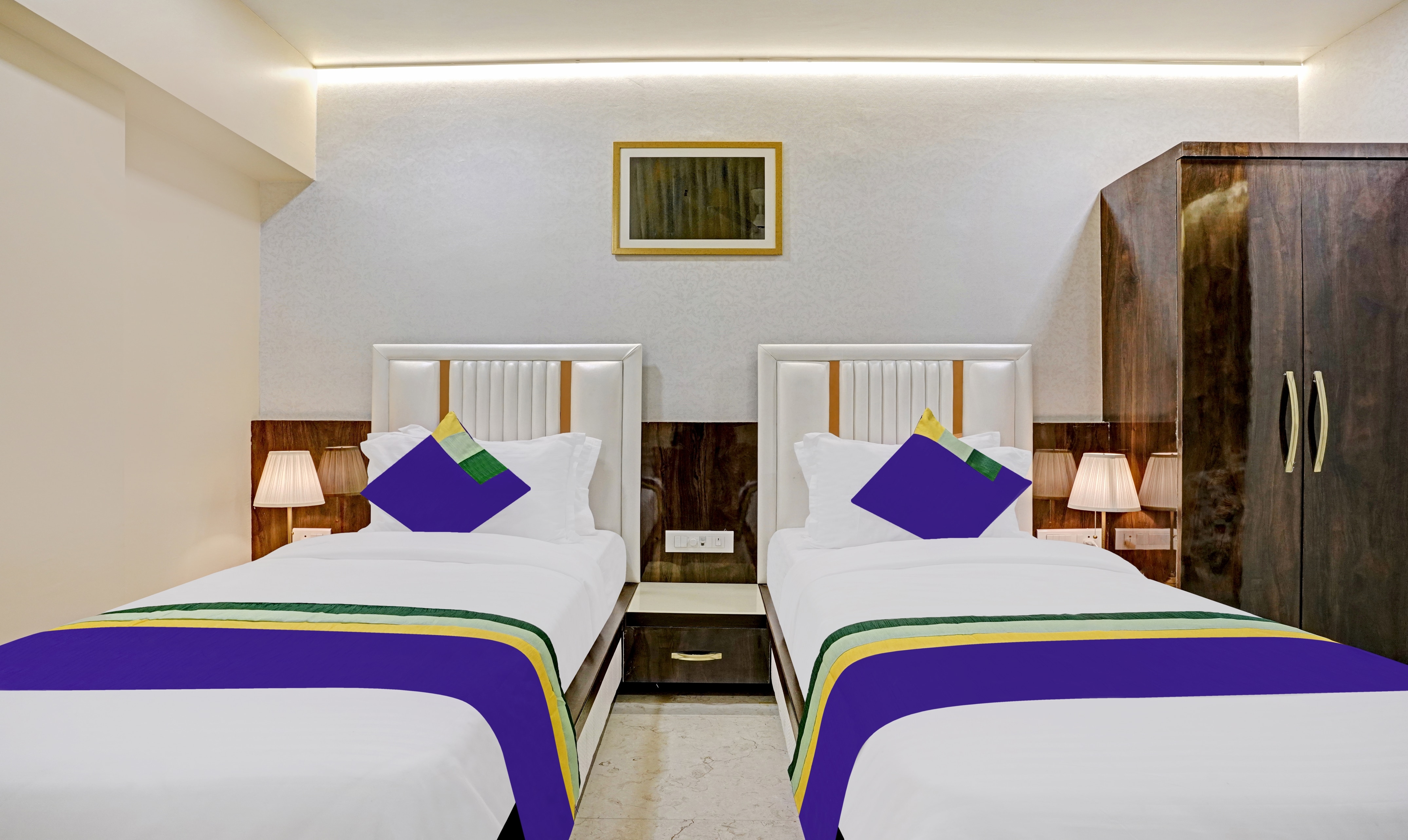 Treebo Premium Golden Bliss 